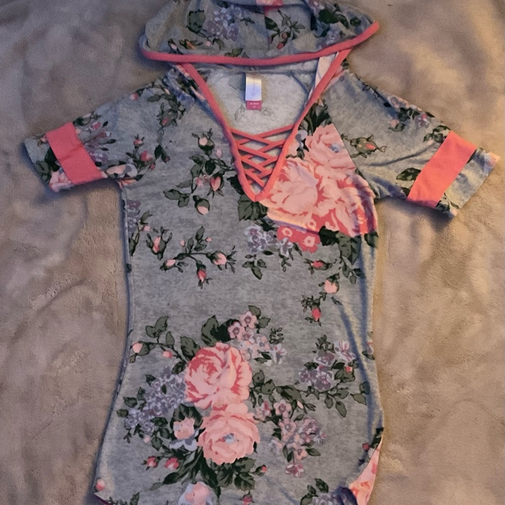 No Boundaries Gray and Pink Floral Sweatshirt
